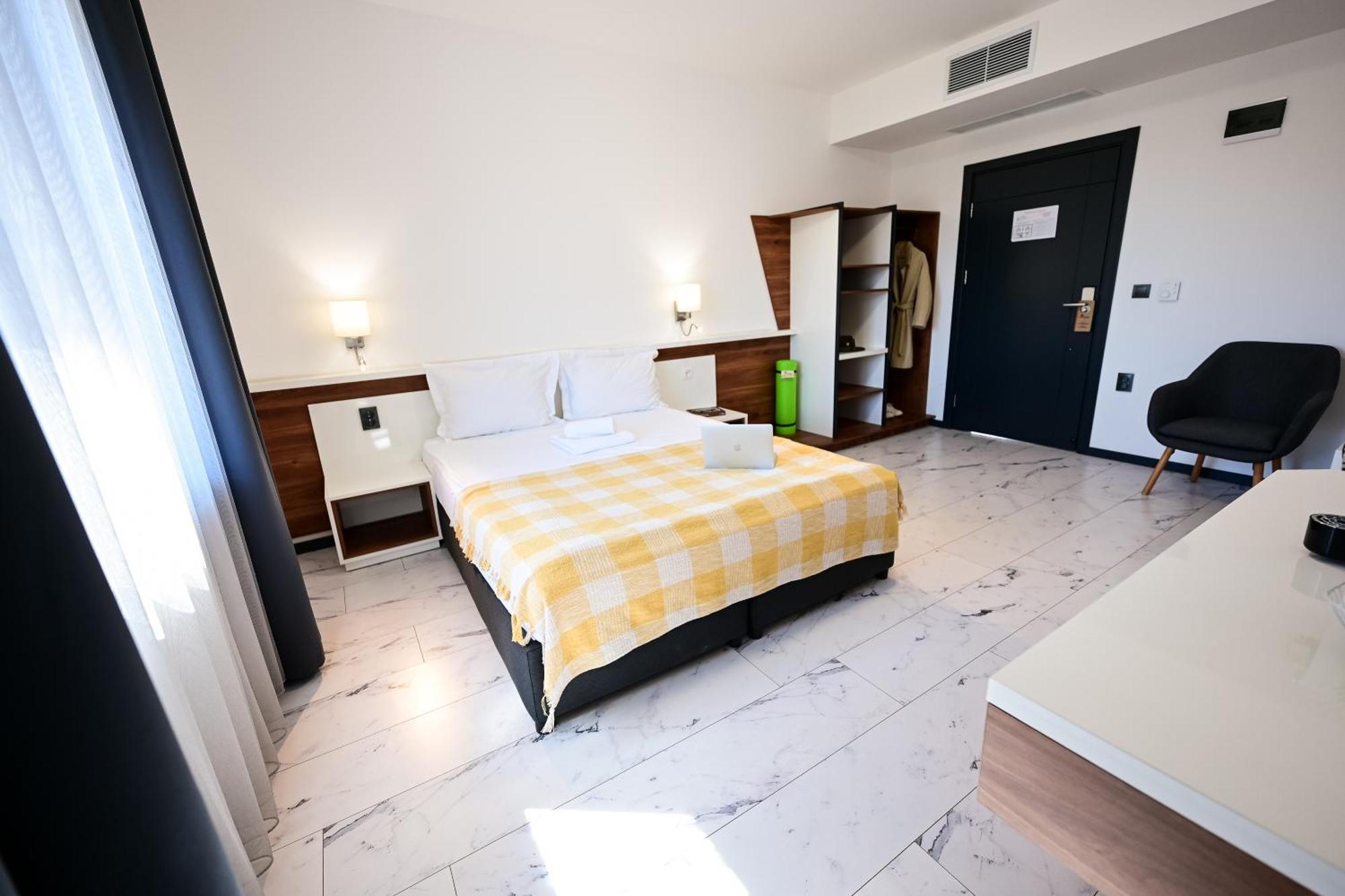 Rubo Hotel Shumen Luaran gambar